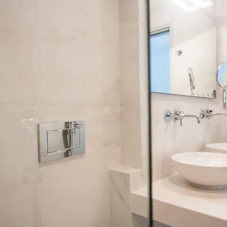 Nautilus Apartments-suites 4*