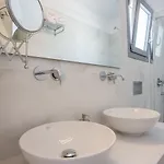 Nautilus Apartments-suites