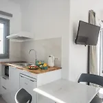 Апарт-отель Nautilus Apartments-suites