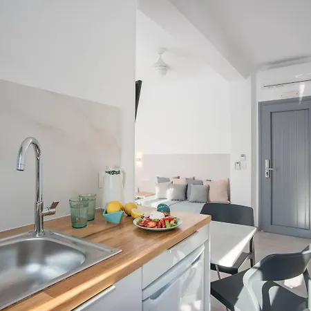 Nautilus Apartments-suites Апарт-отель 4*