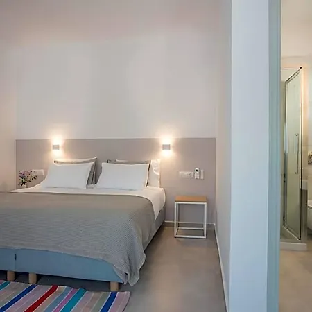 Nautilus Apartments-suites Апарт-отель Парос