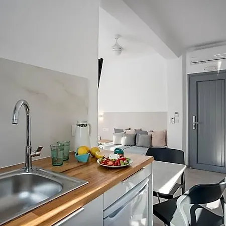 Nautilus Apartments-suites Апарт-отель 4*