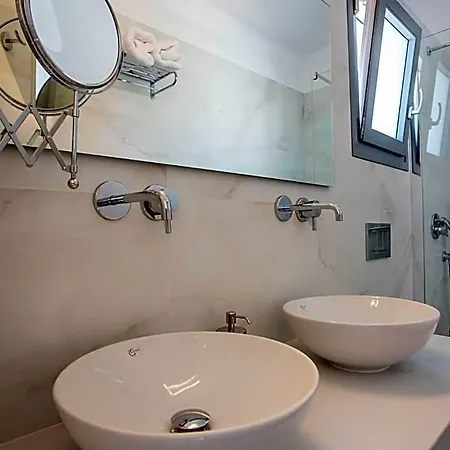 Nautilus Apartments-suites Парос