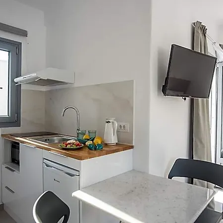 Nautilus Apartments-suites Парос