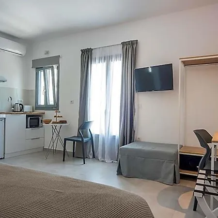 Nautilus Apartments-suites Парос