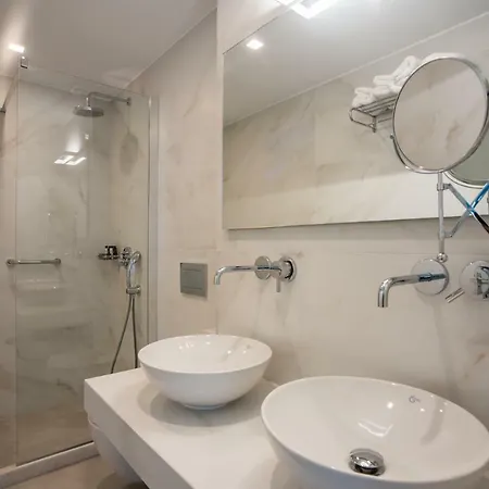 Apart-hotel Nautilus Apartments-suites 3*